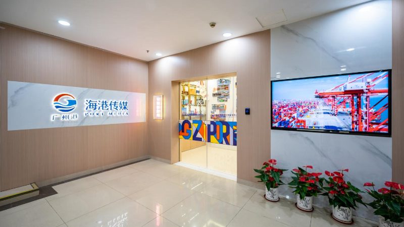 以下是一个宣传片拍摄报价明细表的示例：